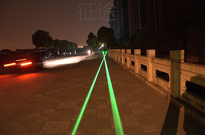 puissant pointeur laser 520 nm